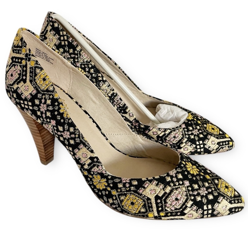 Anthropologie Seychelles Size 8 Great Beyond Brocade Metallic Print Pump Heels